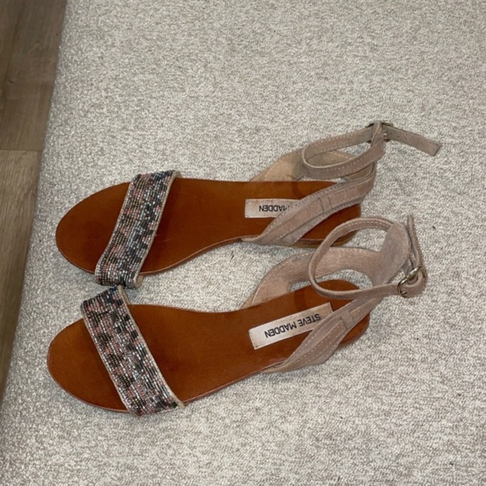 Steve Madden Beige and Multicolor Sandals